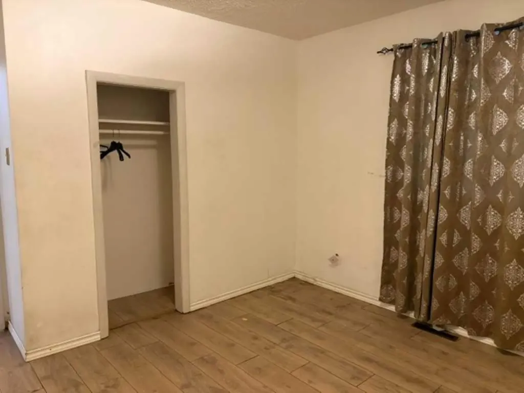 8348 Bowness Road NW Calgary AB T3B 0H6