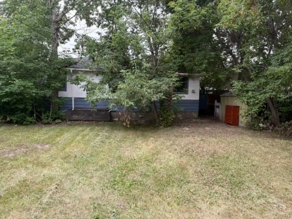 8348 Bowness Road NW Calgary AB T3B 0H6