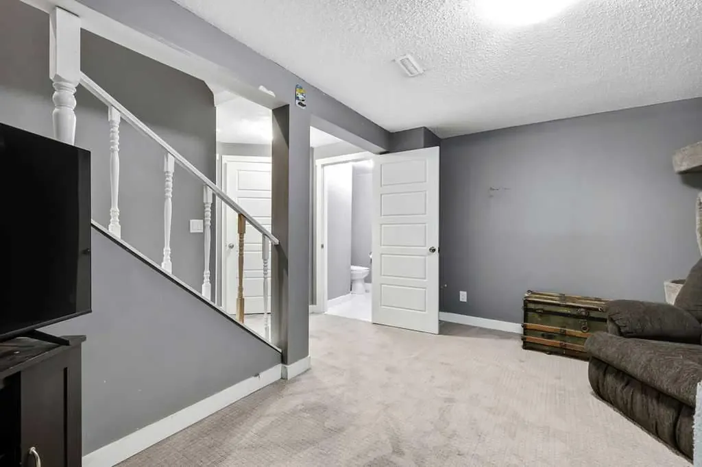 44 Falwood Crescent NE Calgary AB T3J 1E3