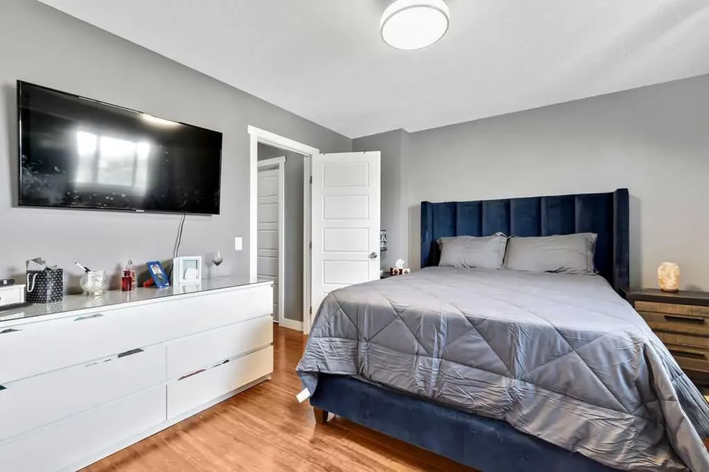 44 Falwood Crescent NE Calgary AB T3J 1E3