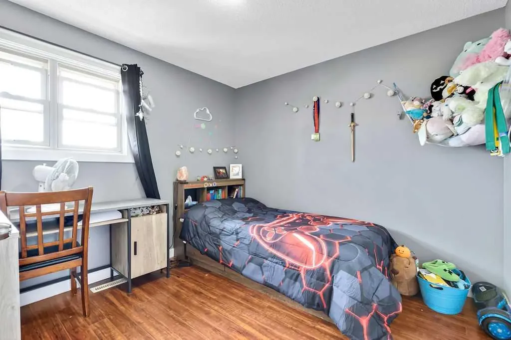 44 Falwood Crescent NE Calgary AB T3J 1E3