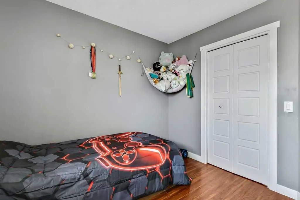 44 Falwood Crescent NE Calgary AB T3J 1E3