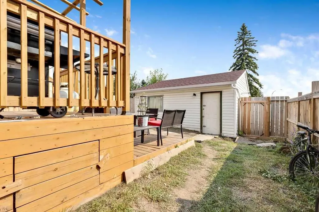 44 Falwood Crescent NE Calgary AB T3J 1E3