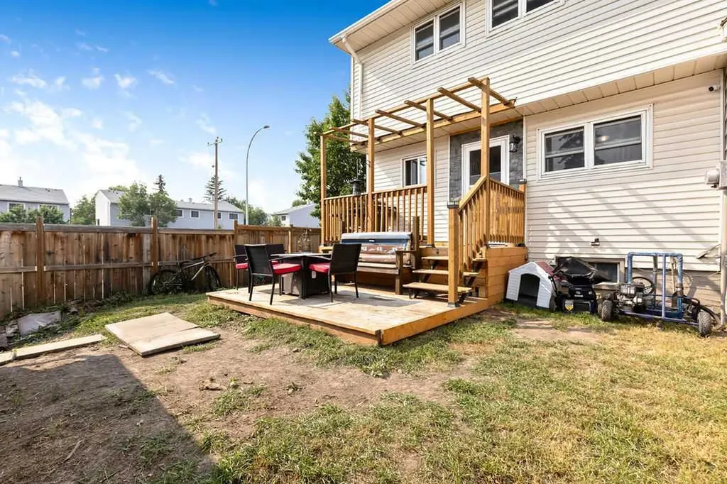 44 Falwood Crescent NE Calgary AB T3J 1E3