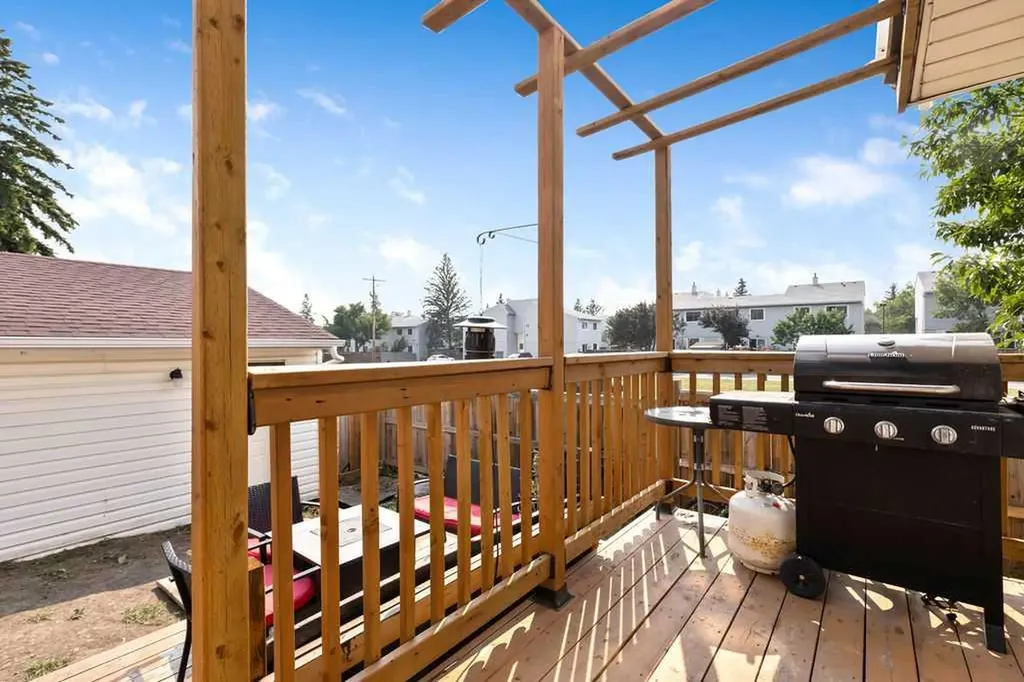 44 Falwood Crescent NE Calgary AB T3J 1E3