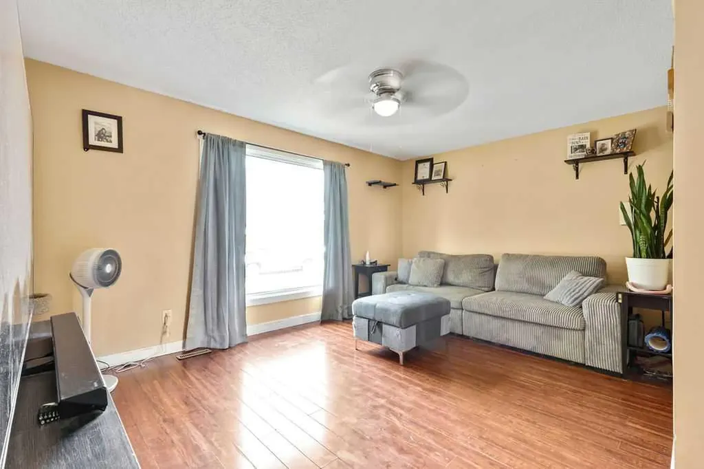44 Falwood Crescent NE Calgary AB T3J 1E3