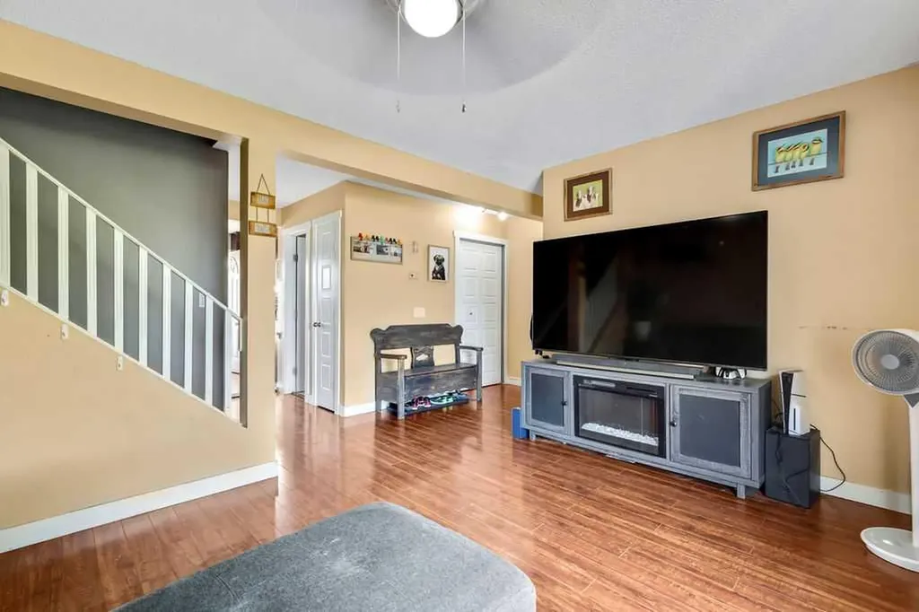 44 Falwood Crescent NE Calgary AB T3J 1E3