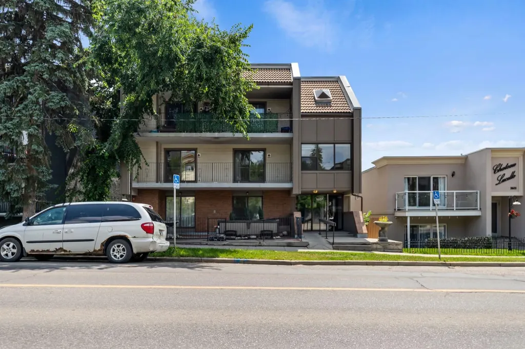 1607 26 Avenue SW Calgary AB T2T1C7
