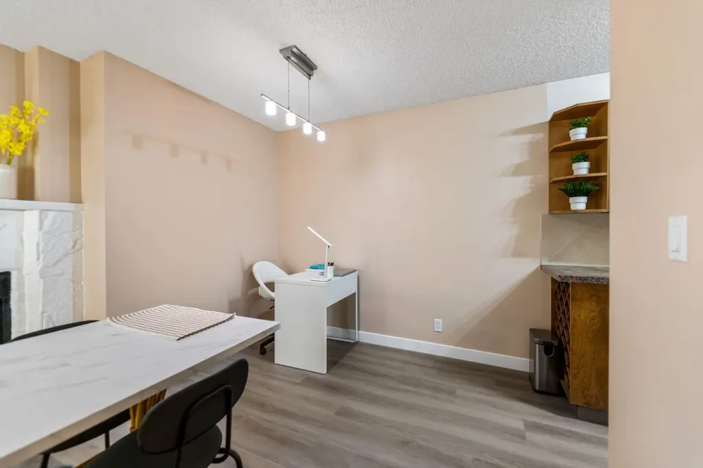 1607 26 Avenue SW Calgary AB T2T1C7