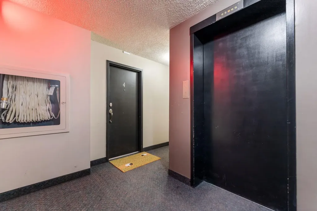 1607 26 Avenue SW Calgary AB T2T1C7