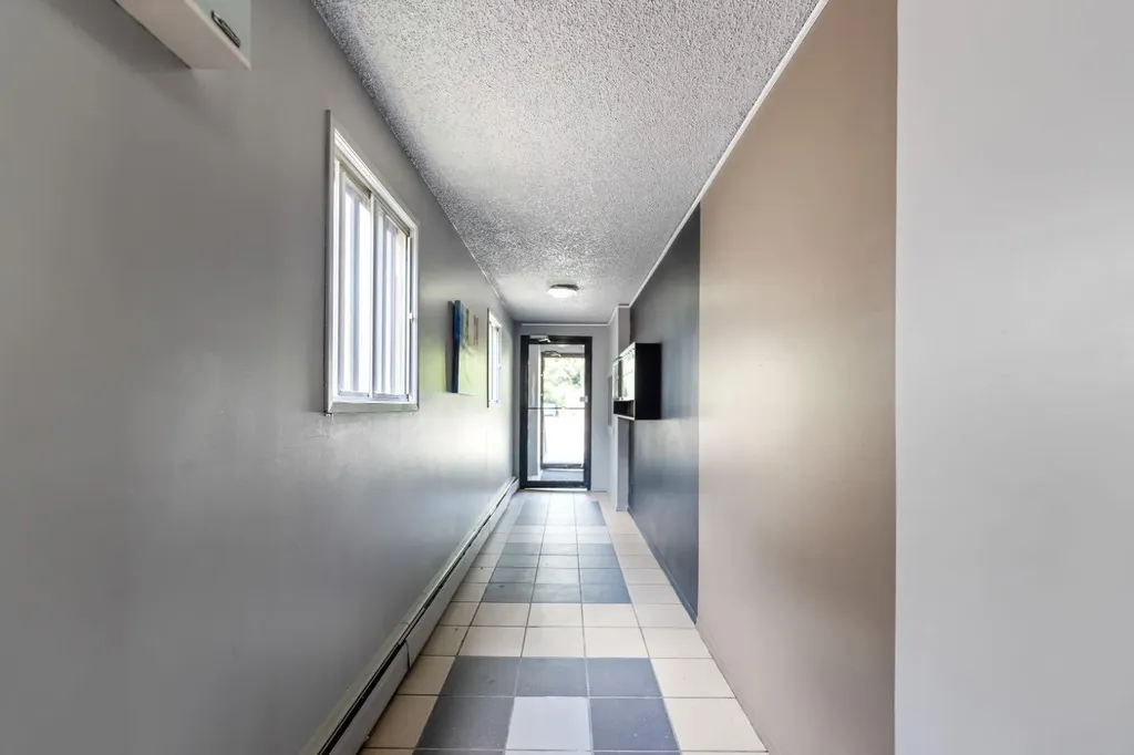 1607 26 Avenue SW Calgary AB T2T1C7