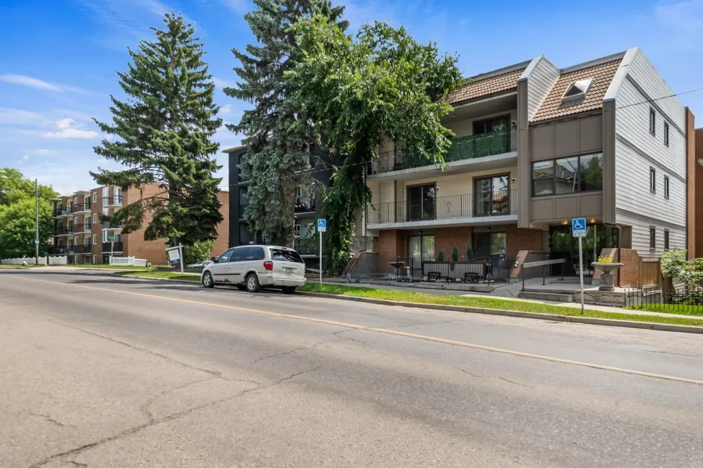 1607 26 Avenue SW Calgary AB T2T1C7