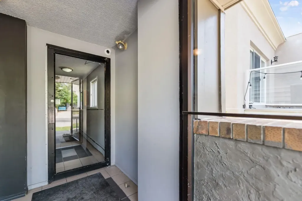 1607 26 Avenue SW Calgary AB T2T1C7