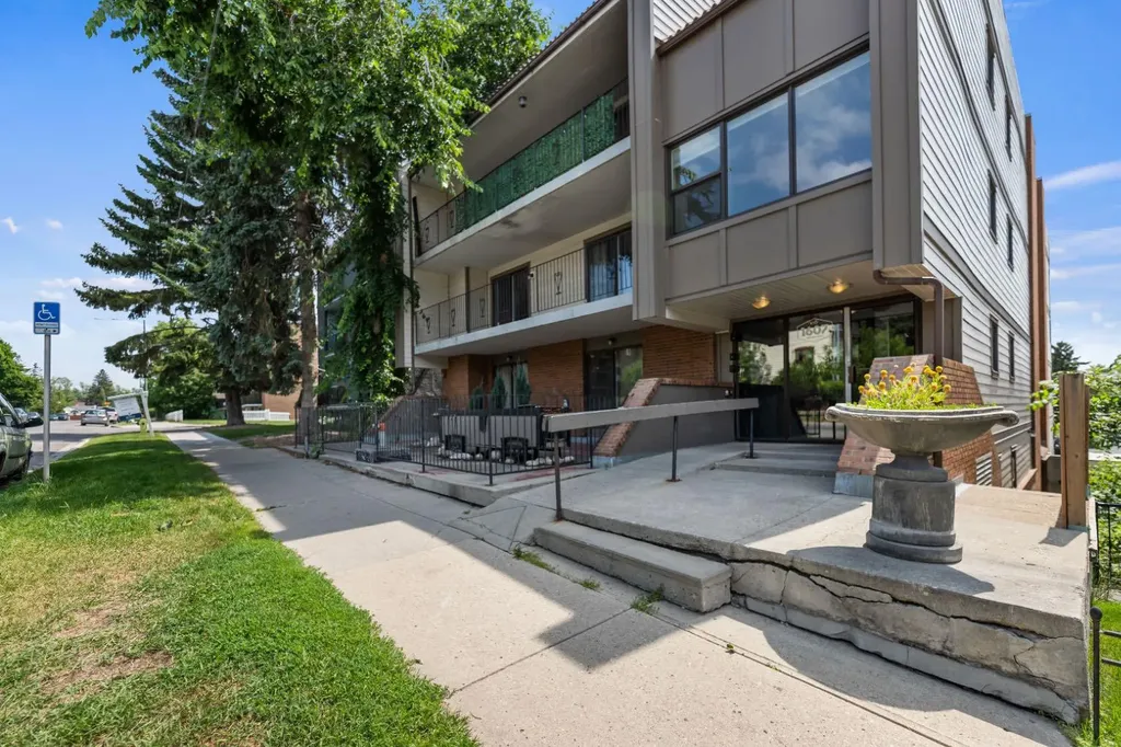 1607 26 Avenue SW Calgary AB T2T1C7