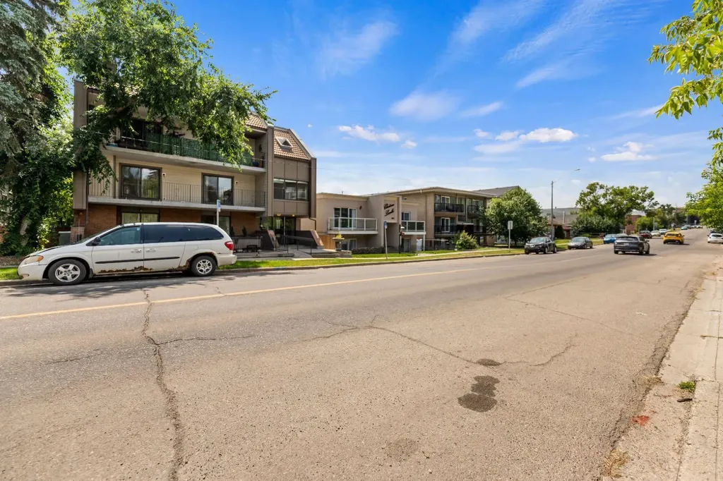 1607 26 Avenue SW Calgary AB T2T1C7