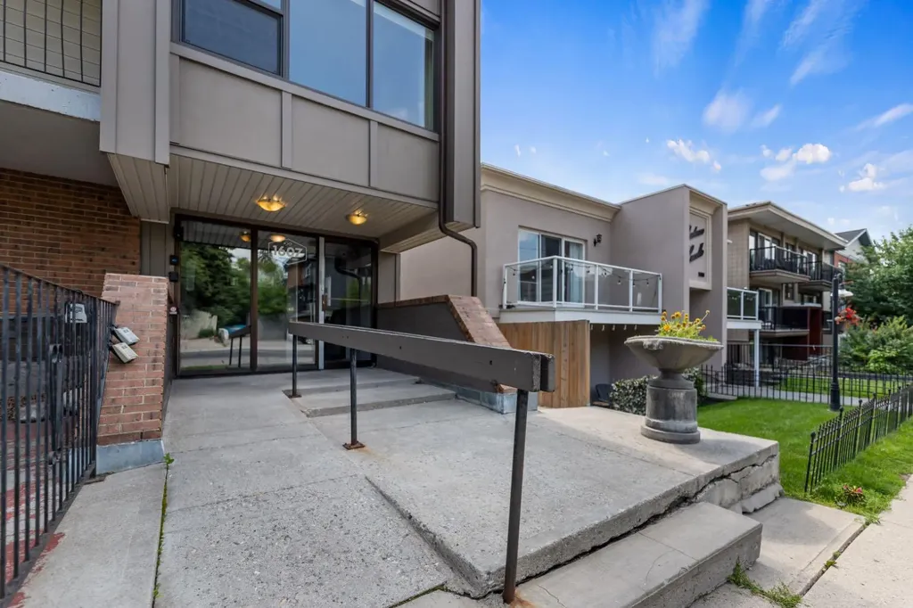 1607 26 Avenue SW Calgary AB T2T1C7