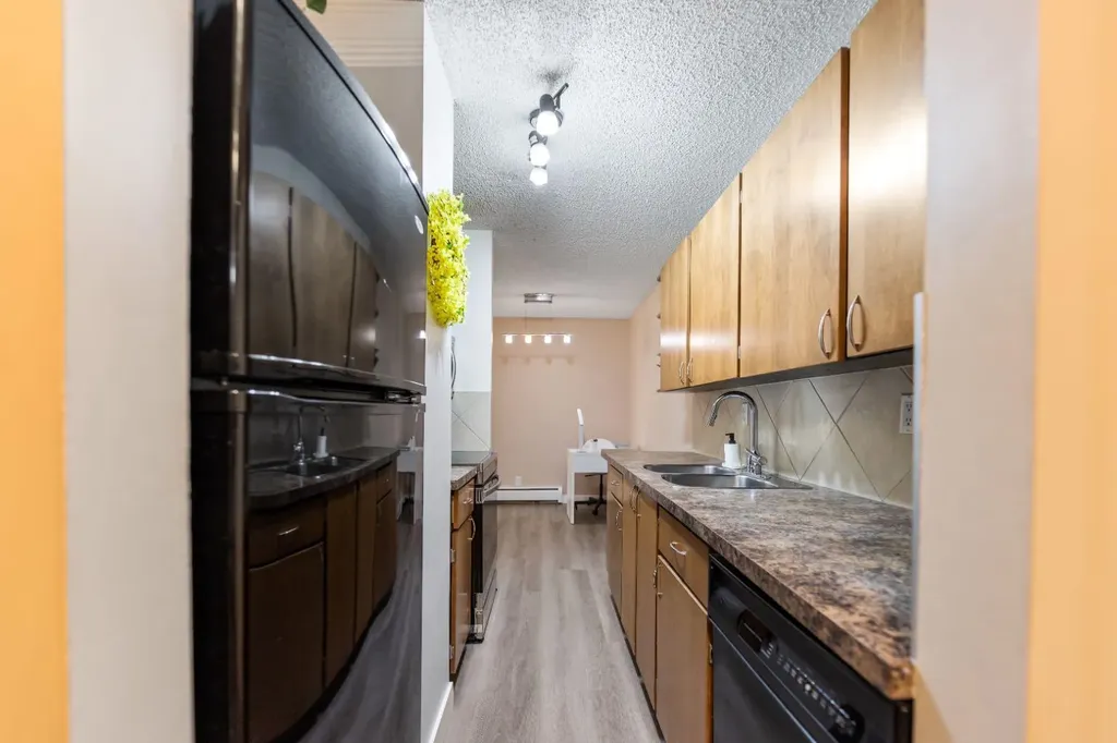 1607 26 Avenue SW Calgary AB T2T1C7