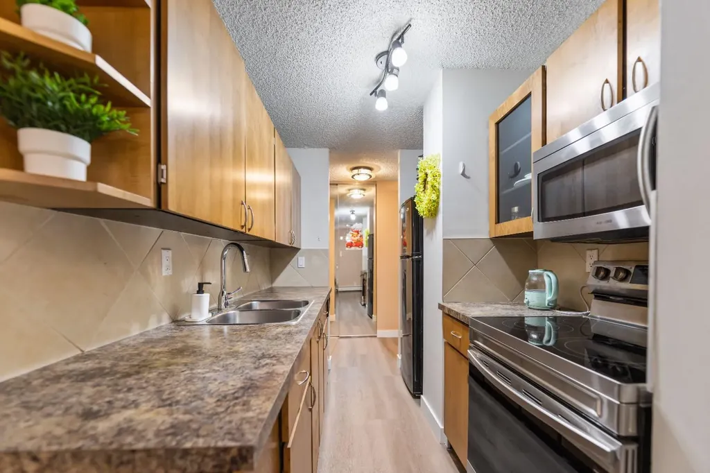 1607 26 Avenue SW Calgary AB T2T1C7