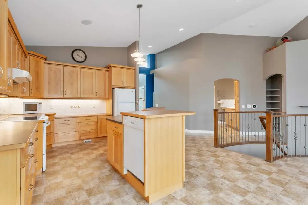 42 Langford Crescent Red Deer AB T4R 2X1