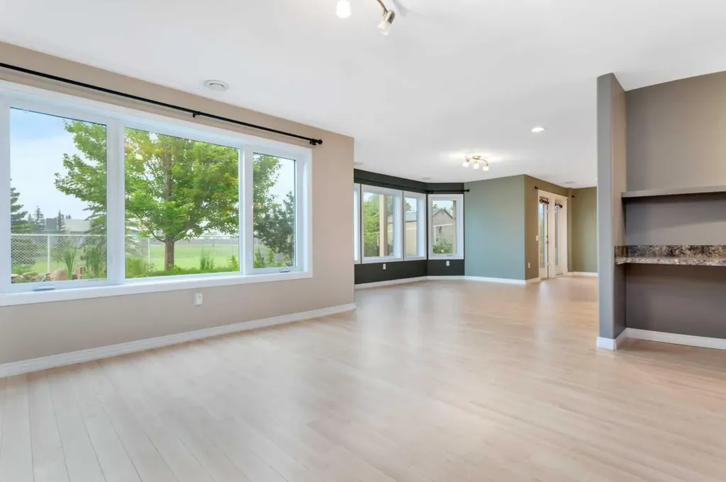 42 Langford Crescent Red Deer AB T4R 2X1