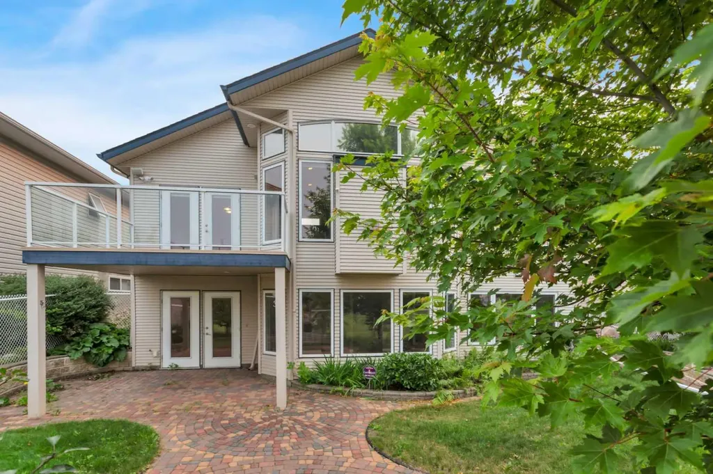 42 Langford Crescent Red Deer AB T4R 2X1