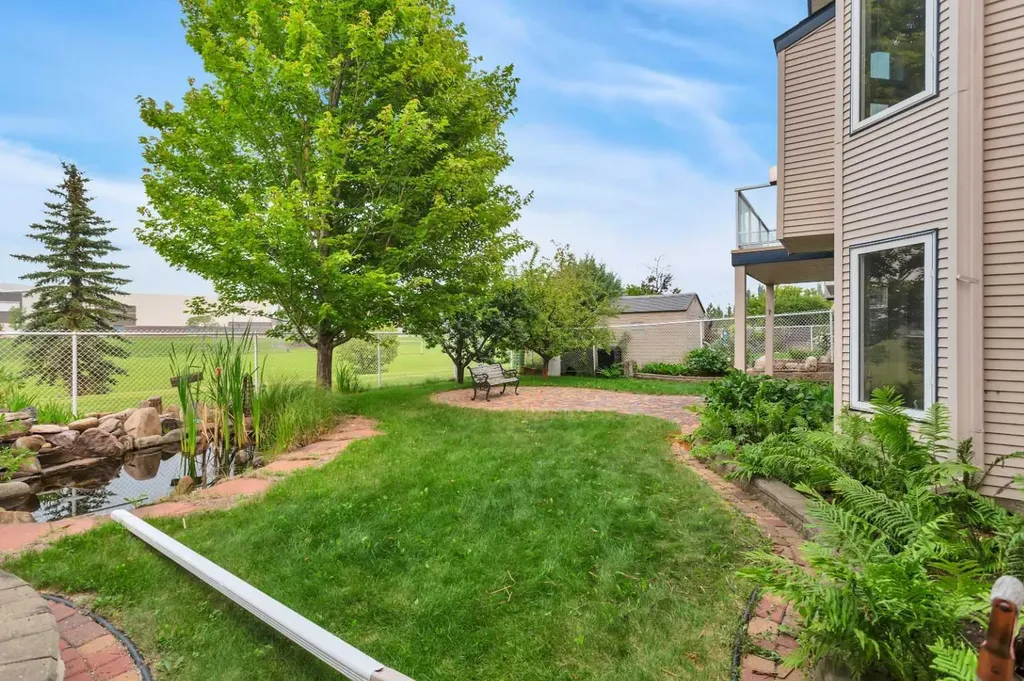 42 Langford Crescent Red Deer AB T4R 2X1