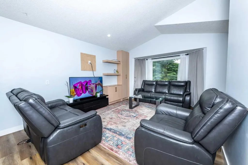 92 Martinwood Road NE Calgary AB T3J3H6