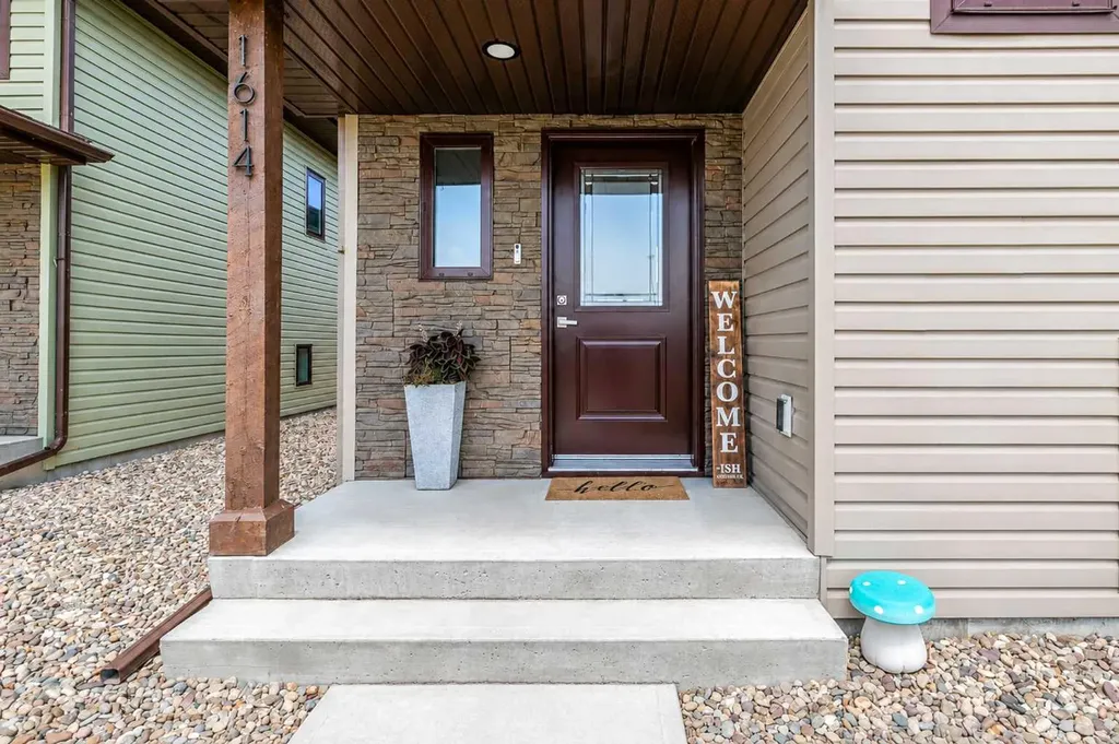1614 2 Avenue E Brooks AB T1R 1K3