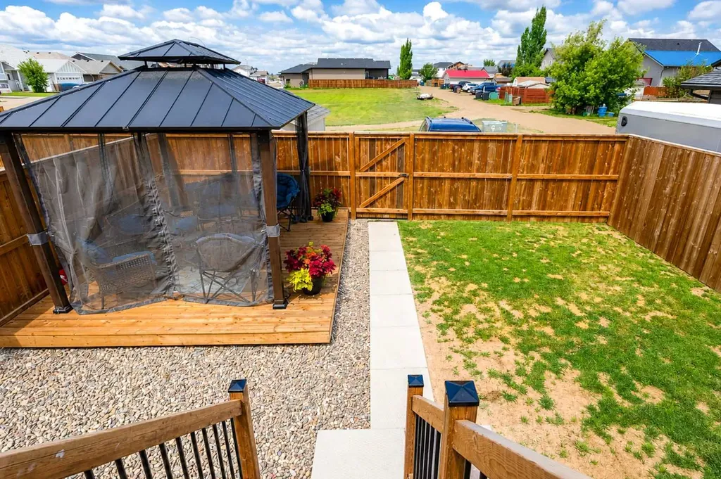 1614 2 Avenue E Brooks AB T1R 1K3