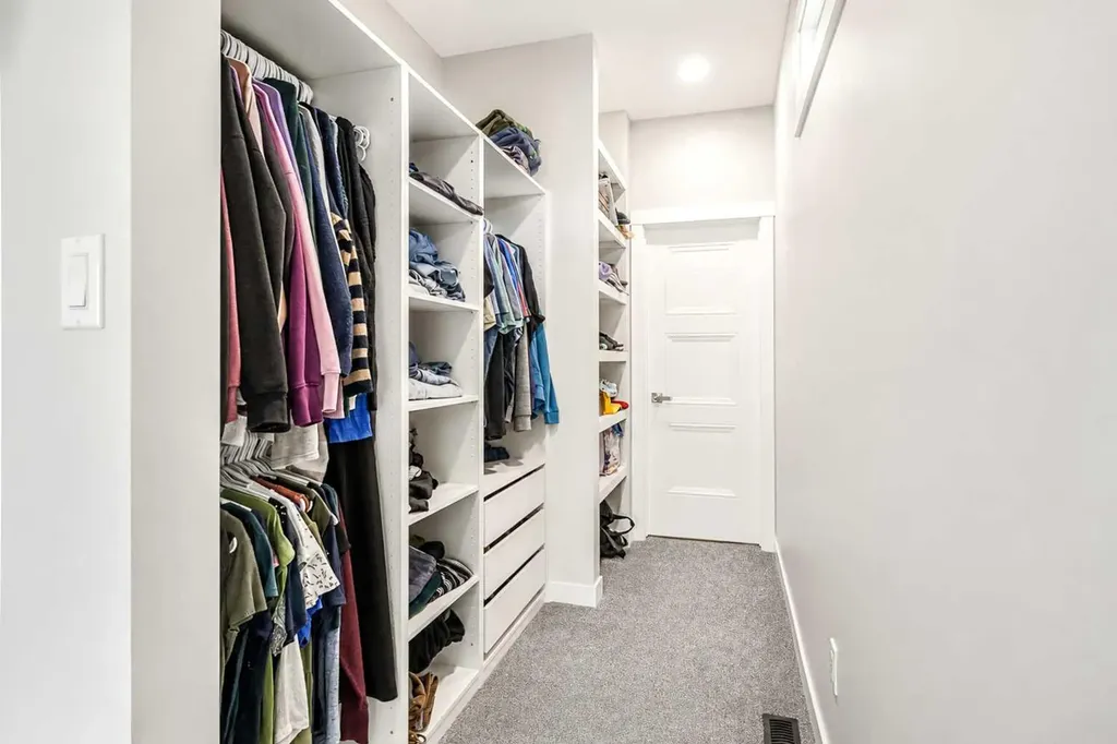 1614 2 Avenue E Brooks AB T1R 1K3