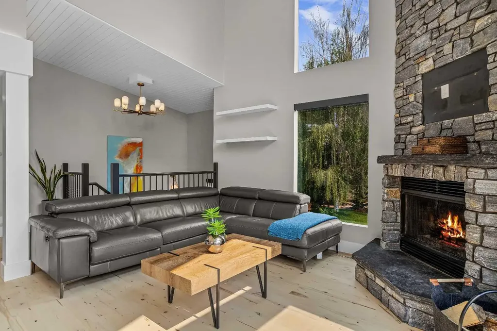 610 Larch Place Canmore AB T1W1S1