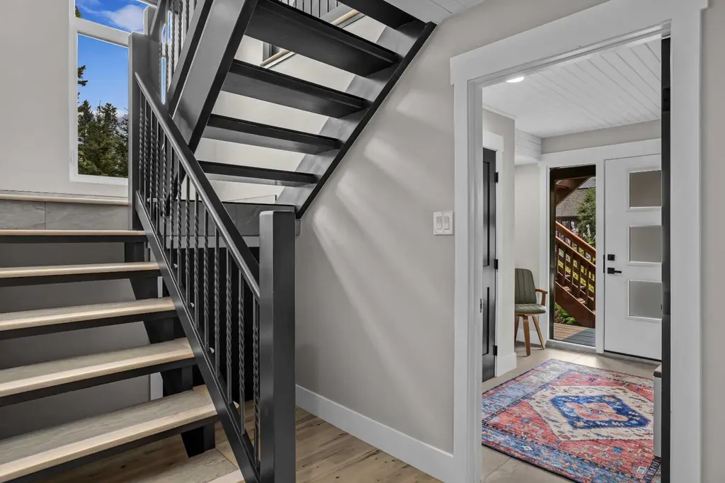 610 Larch Place Canmore AB T1W1S1