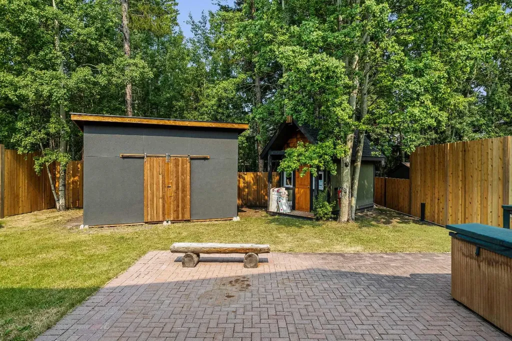 610 Larch Place Canmore AB T1W1S1