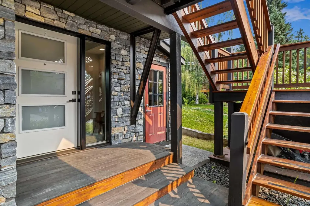 610 Larch Place Canmore AB T1W1S1