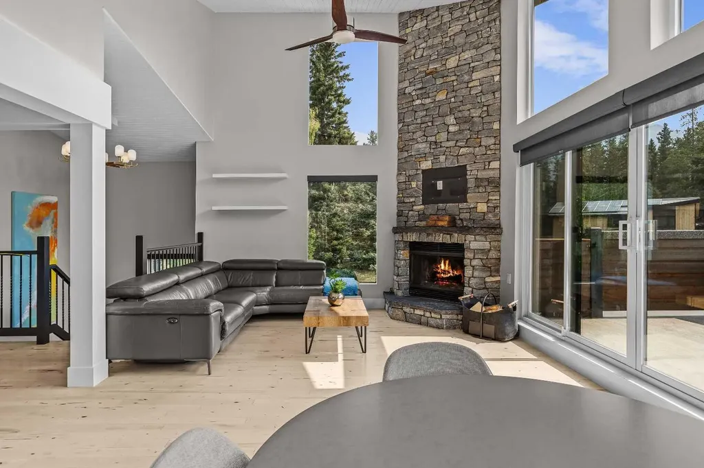 610 Larch Place Canmore AB T1W1S1