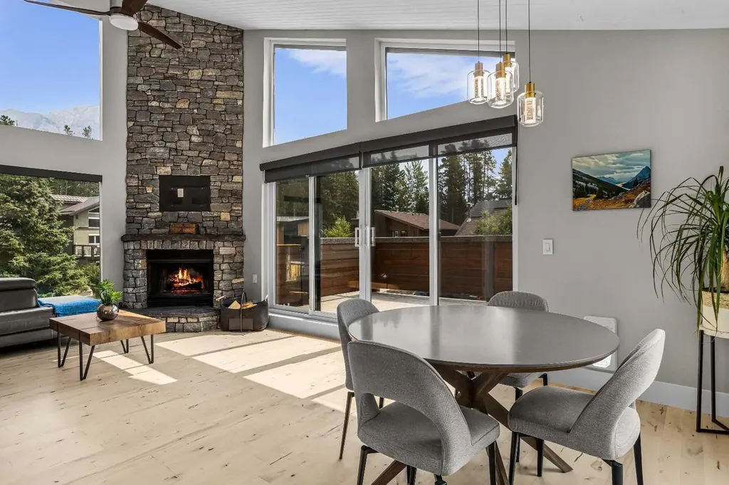 610 Larch Place Canmore AB T1W1S1