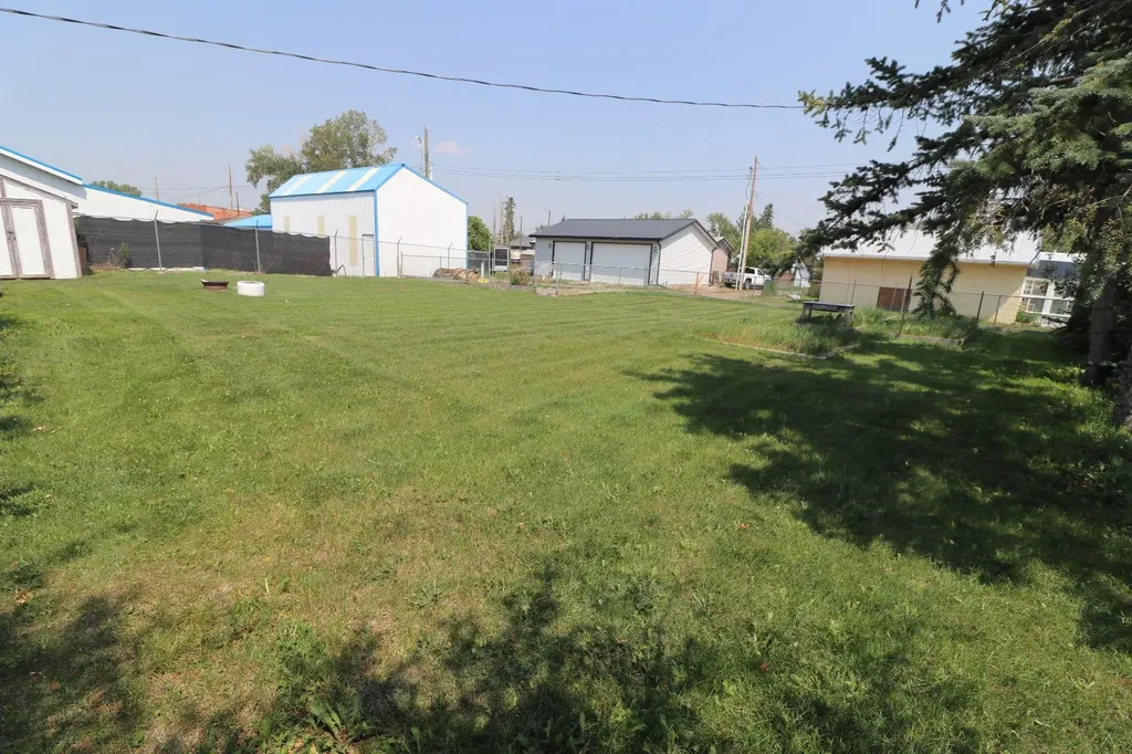 4809 52 Street Stavely AB T0L 1Z0
