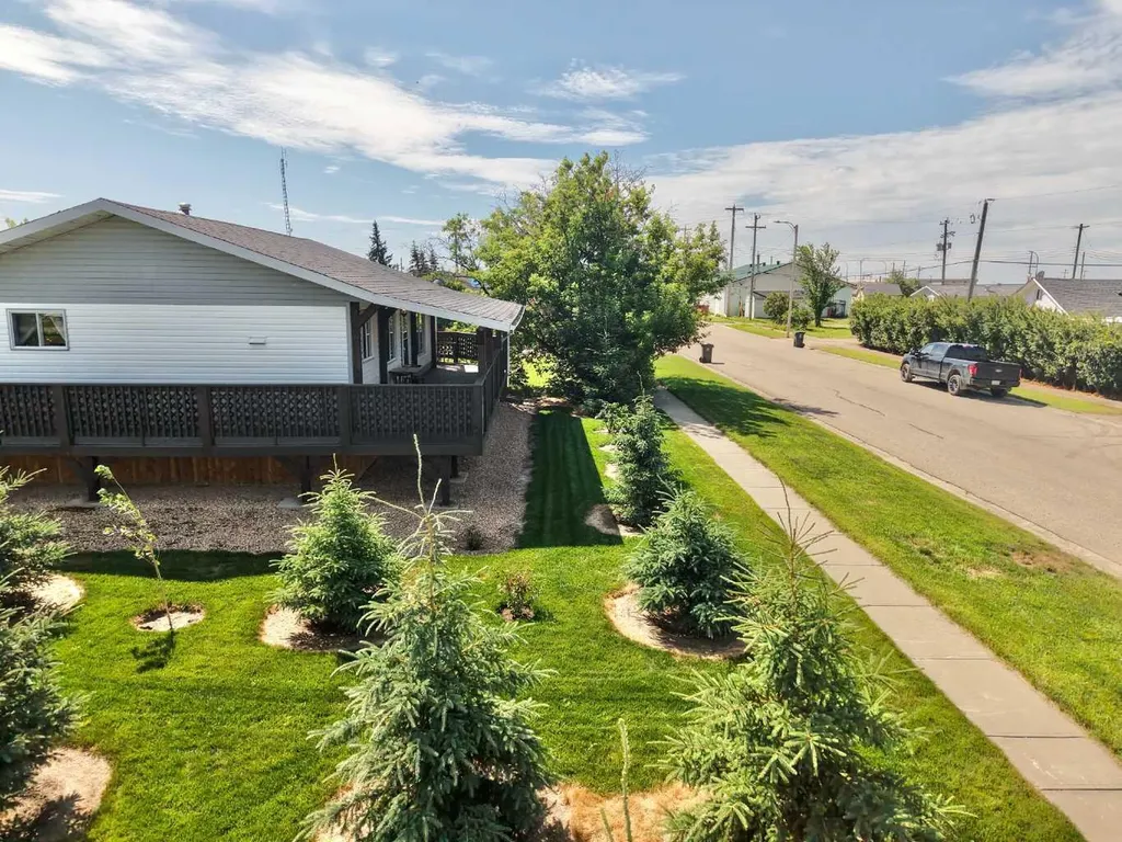 10011 99 Street Nampa AB T0H 2R0