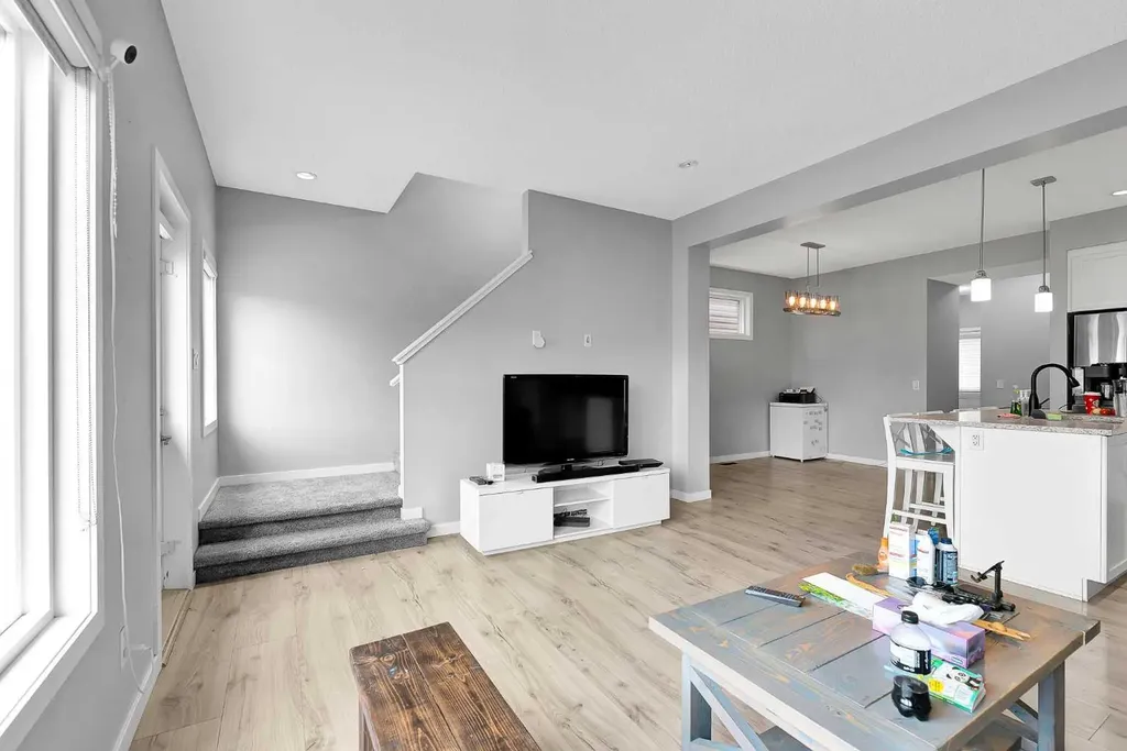 75 Evanscrest Way NW Calgary AB T3P 0R7