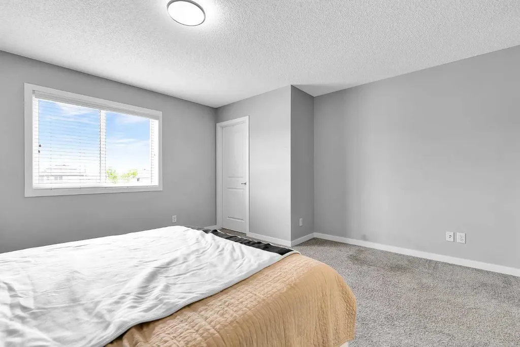 75 Evanscrest Way NW Calgary AB T3P 0R7