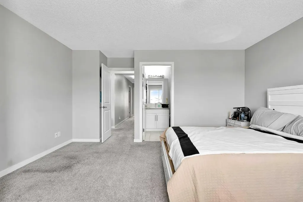 75 Evanscrest Way NW Calgary AB T3P 0R7