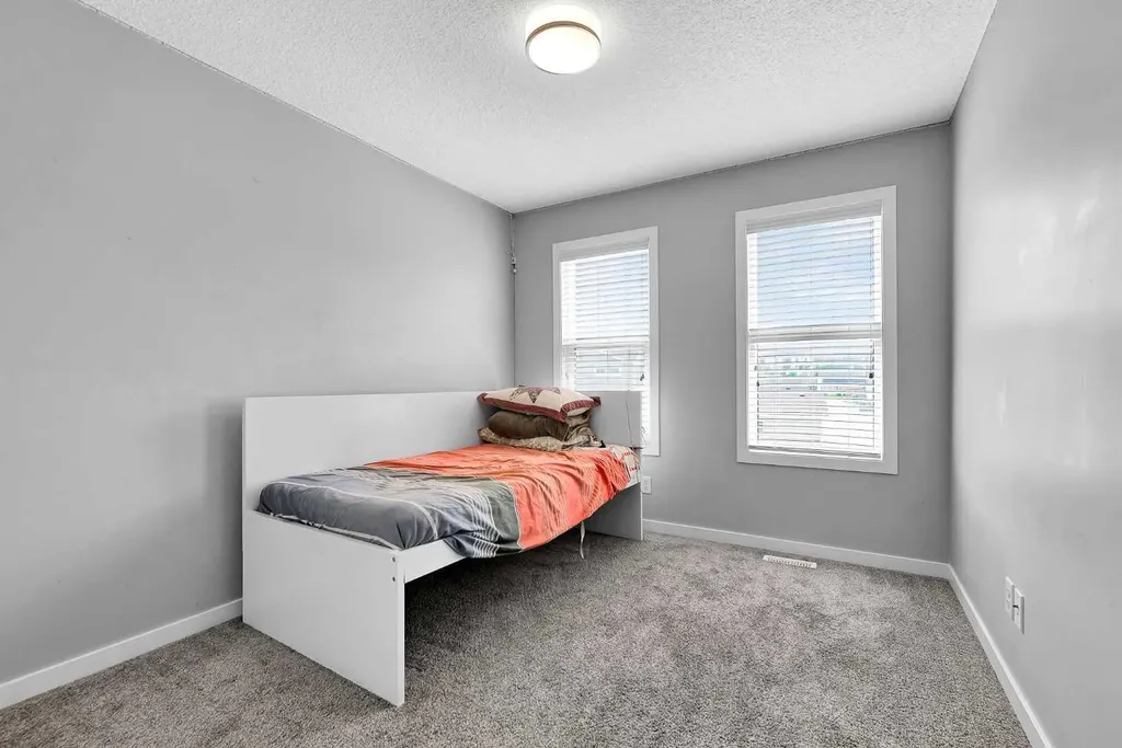 75 Evanscrest Way NW Calgary AB T3P 0R7