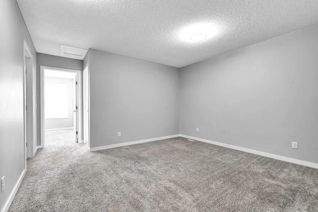 75 Evanscrest Way NW Calgary AB T3P 0R7