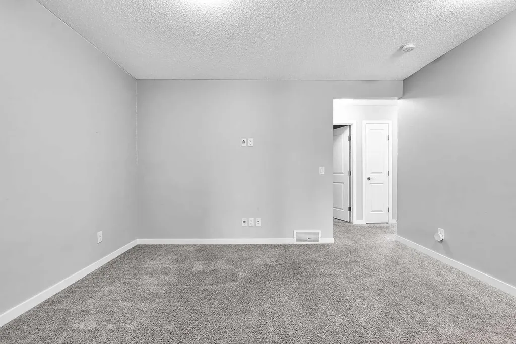 75 Evanscrest Way NW Calgary AB T3P 0R7