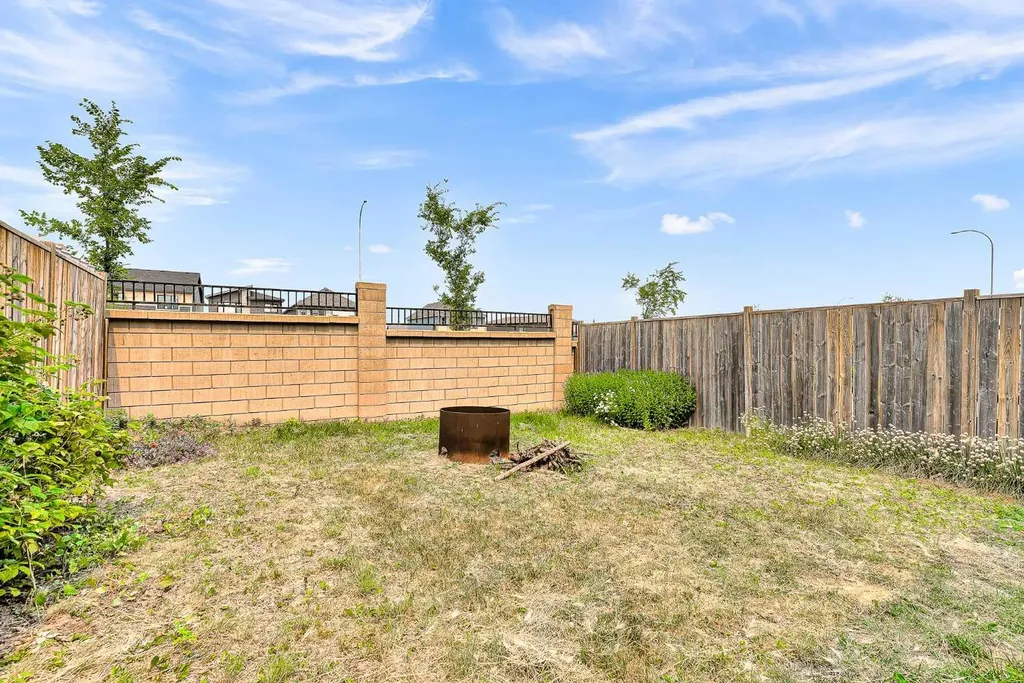 75 Evanscrest Way NW Calgary AB T3P 0R7