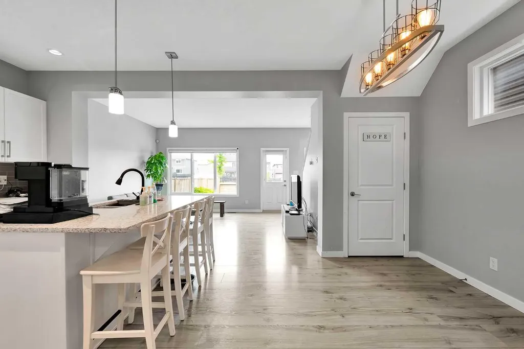 75 Evanscrest Way NW Calgary AB T3P 0R7