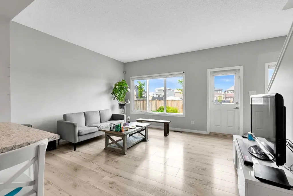 75 Evanscrest Way NW Calgary AB T3P 0R7