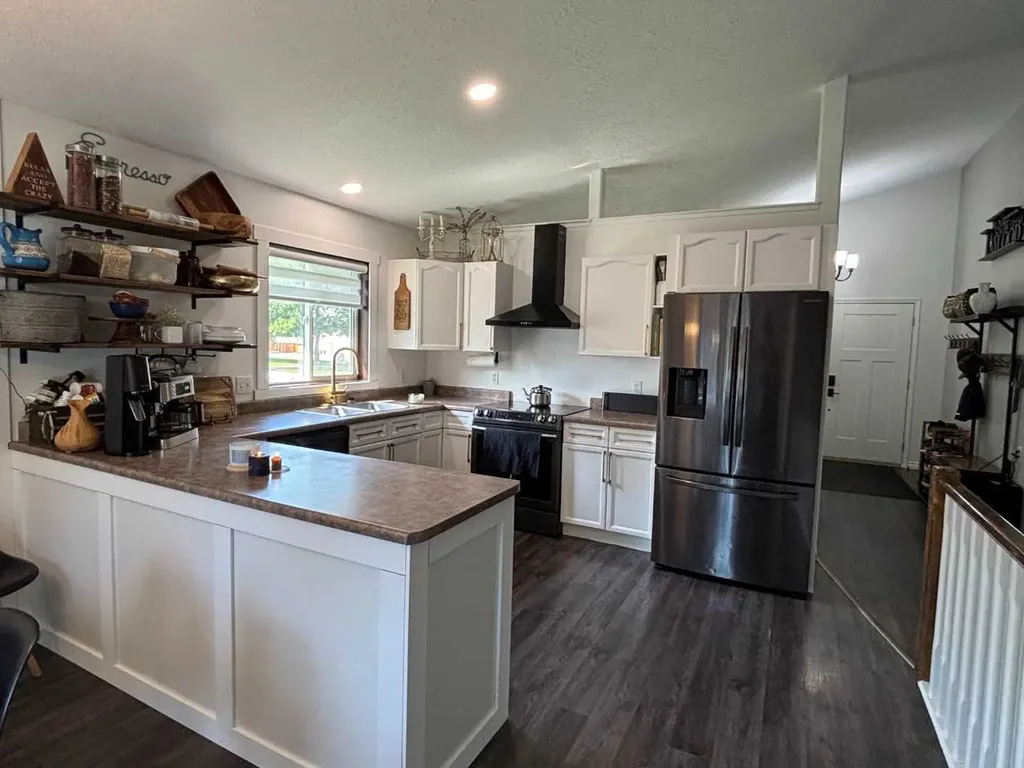 26 Olson Crescent Whitecourt AB T7S 1T9