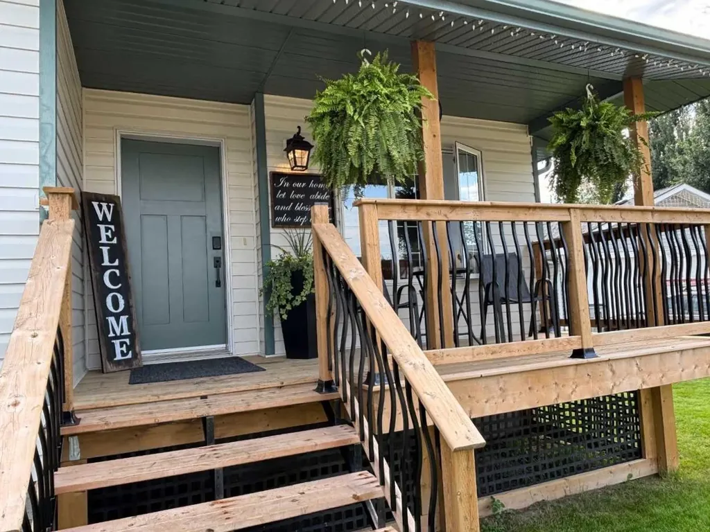 26 Olson Crescent Whitecourt AB T7S 1T9