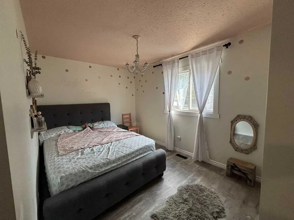 26 Olson Crescent Whitecourt AB T7S 1T9